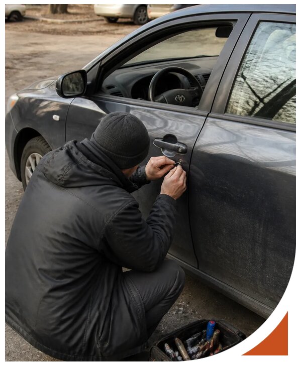 Профессиональное вскрытие автомобиля Тойота без повреждений в Новоалтайске